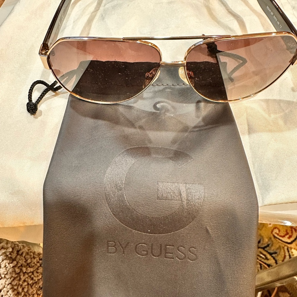 Guess Gold Aviator Sunglasses with Pink Lenses Men